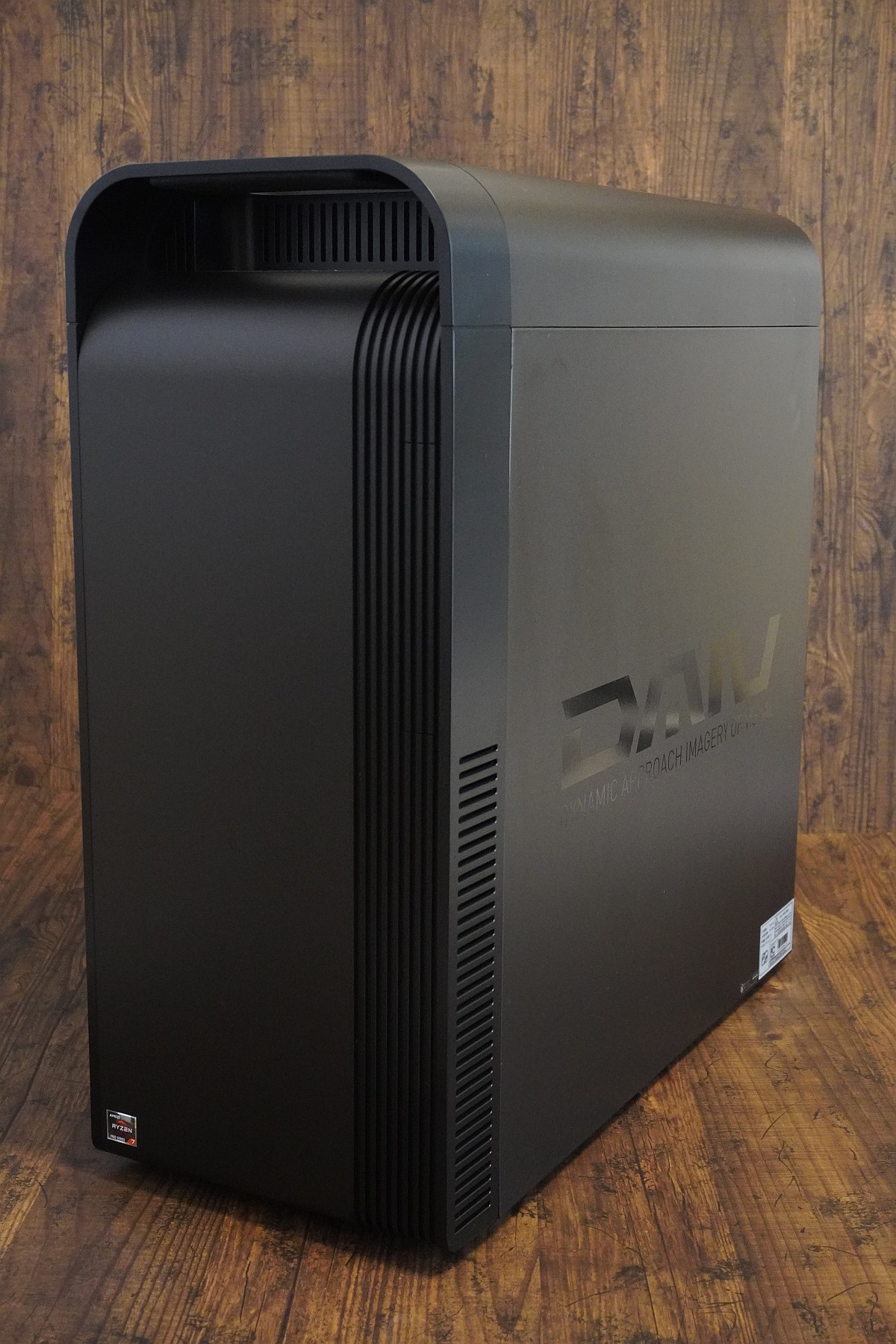 マウスコンピューターのフルタワーモデル、「DAIV FX-A7G7T」