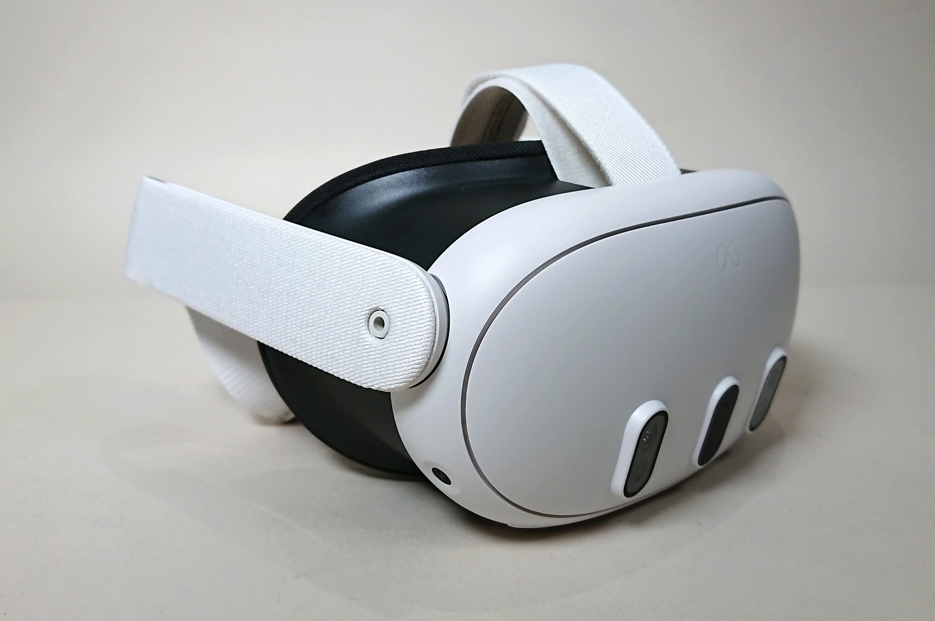 「Meta Quest Pro」で採用された外向きの高解像度カメラ