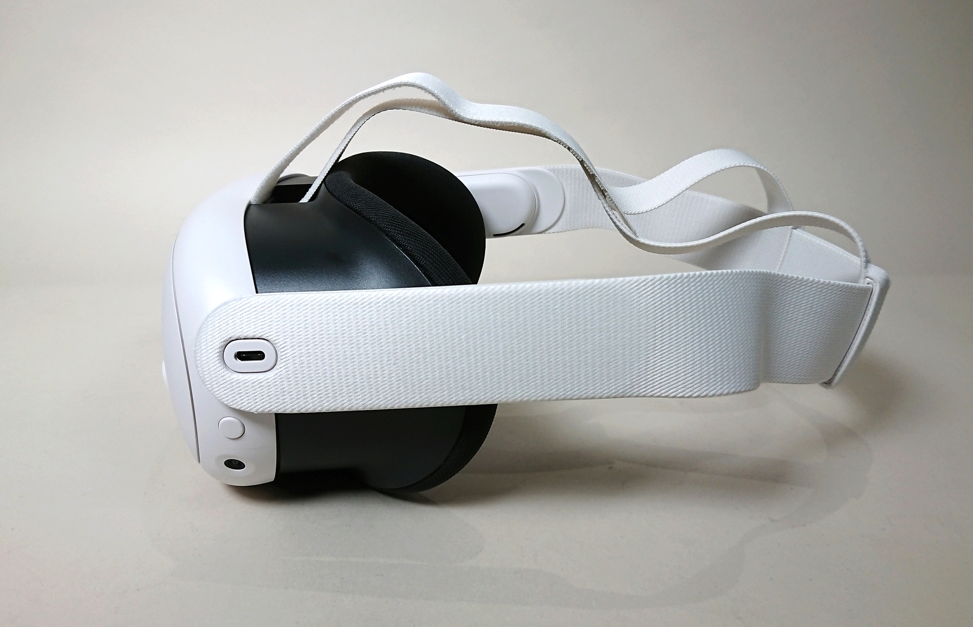 「Meta Quest Pro」で採用された外向きの高解像度カメラ