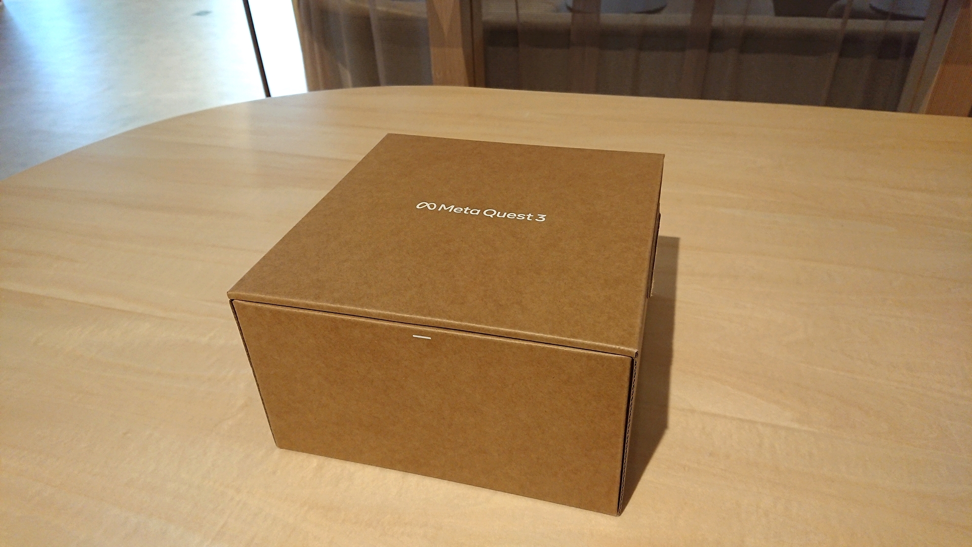 カバーをスライドされると内箱が出てくる