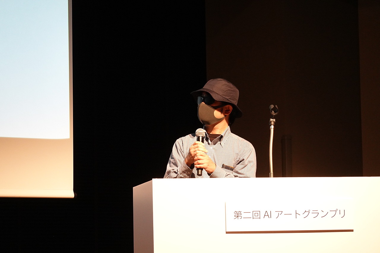 グランプリを獲得した快亭木魚氏。