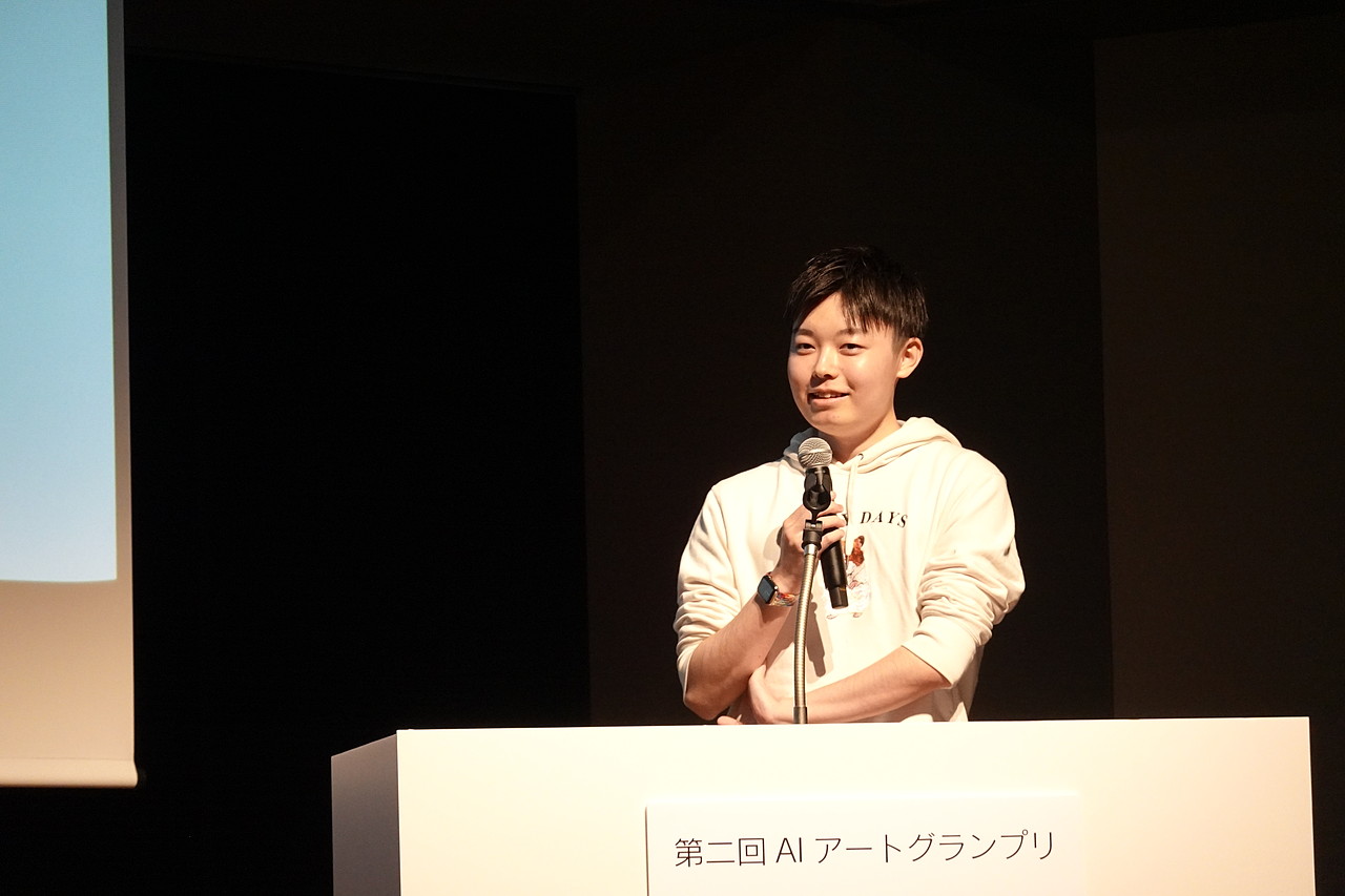 「What future do you hope for?」についてプレゼンするko氏。