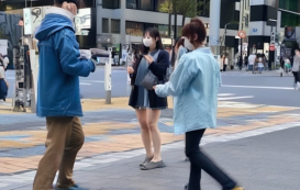 「渋谷駅前・男・女」で生成した画像