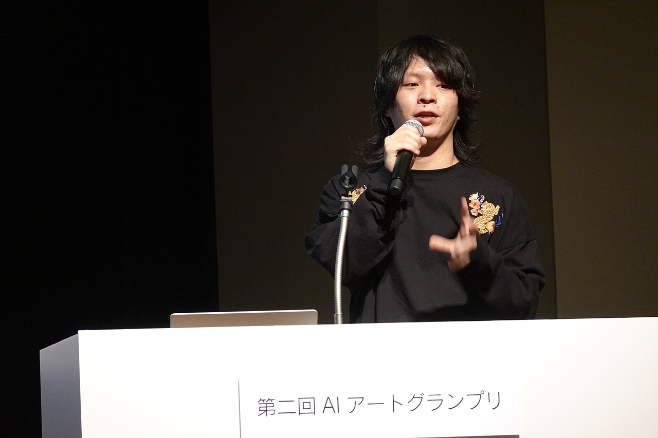 作品を制作した阿部和樹氏。プロフィール、連絡先は<a href="https://sites.google.com/view/kazukiabe/biography" class="strong b">こちら</a>。