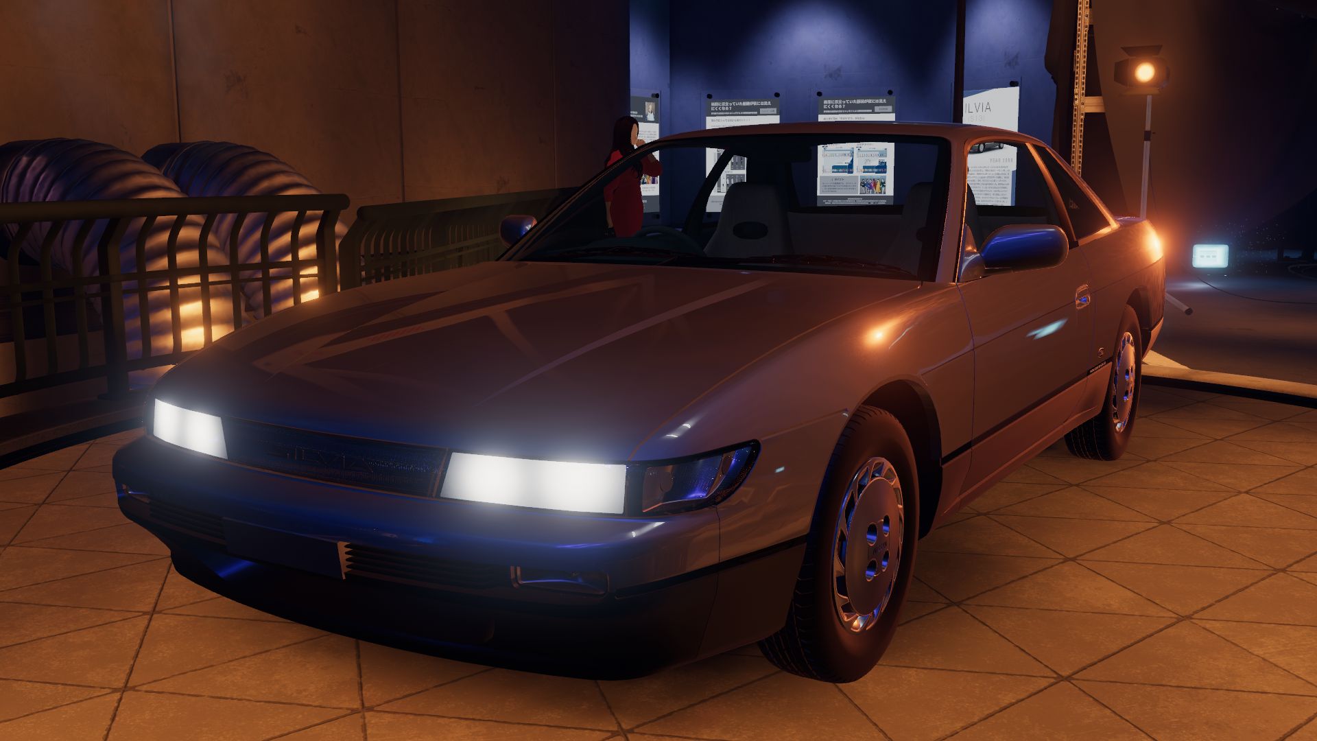 夜のスタジオでは落ち着いたイメージを受けます。車のカッコよさを引き出していました