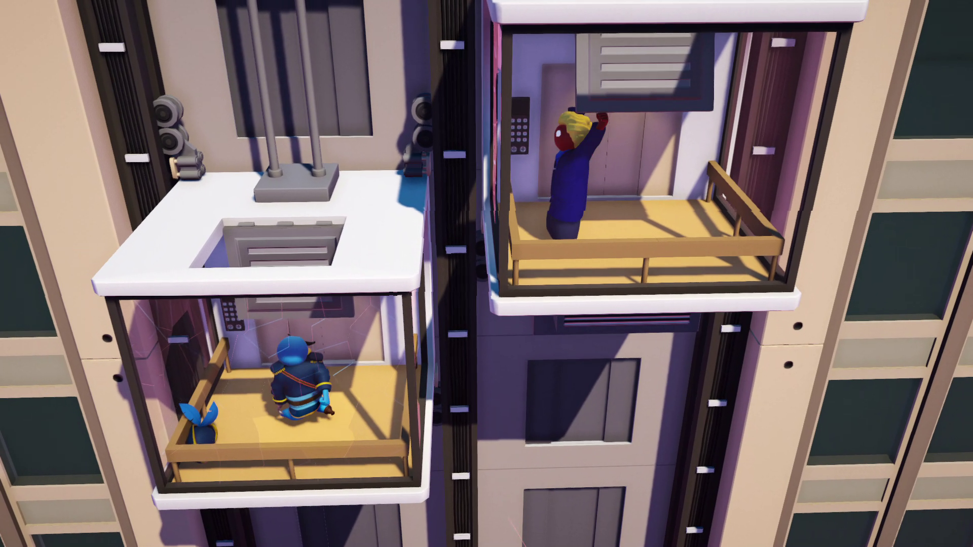 勝手に動くエレベーターで戦う。もちろん落ちたら負け