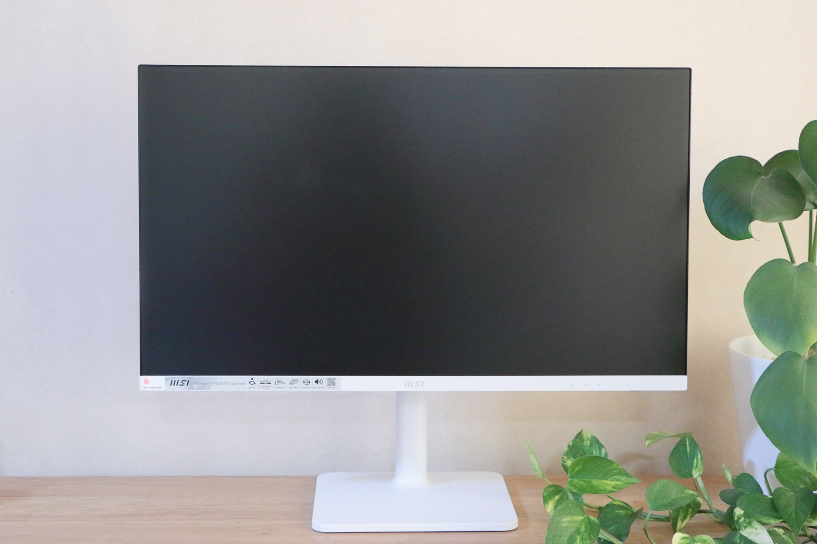 リビングにあっても違和感はない。USB Type-C経由の給電ポートとしても使える