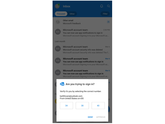 「Outlook for Android」でサインイン要求の通知を受信。パスワードやワンタイムコードも不要、番号を選択するだけだ（承認のみ、番号を入力するタイプもあり）