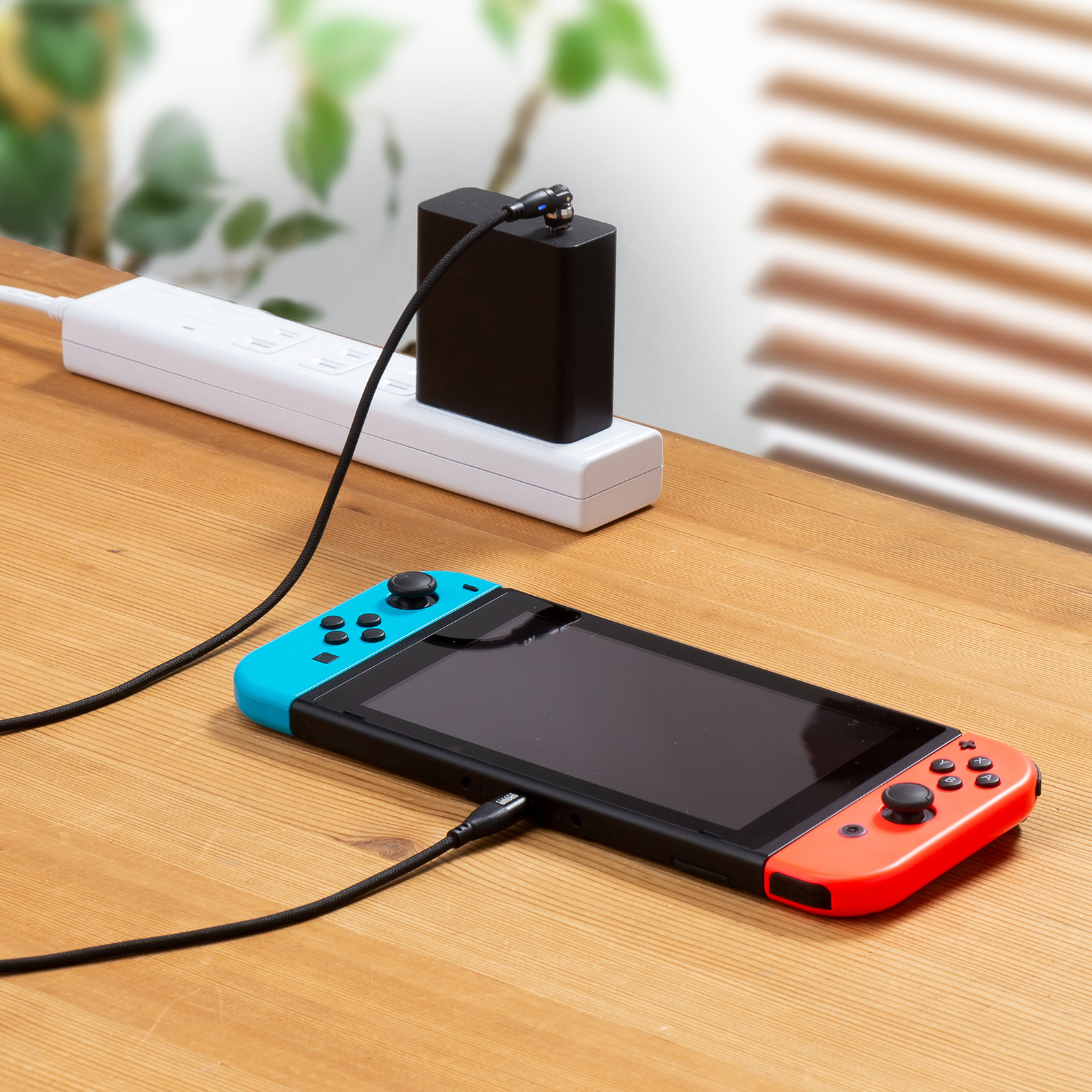 PD100Wの急速充電、さまざまなType-Cデバイスに対応