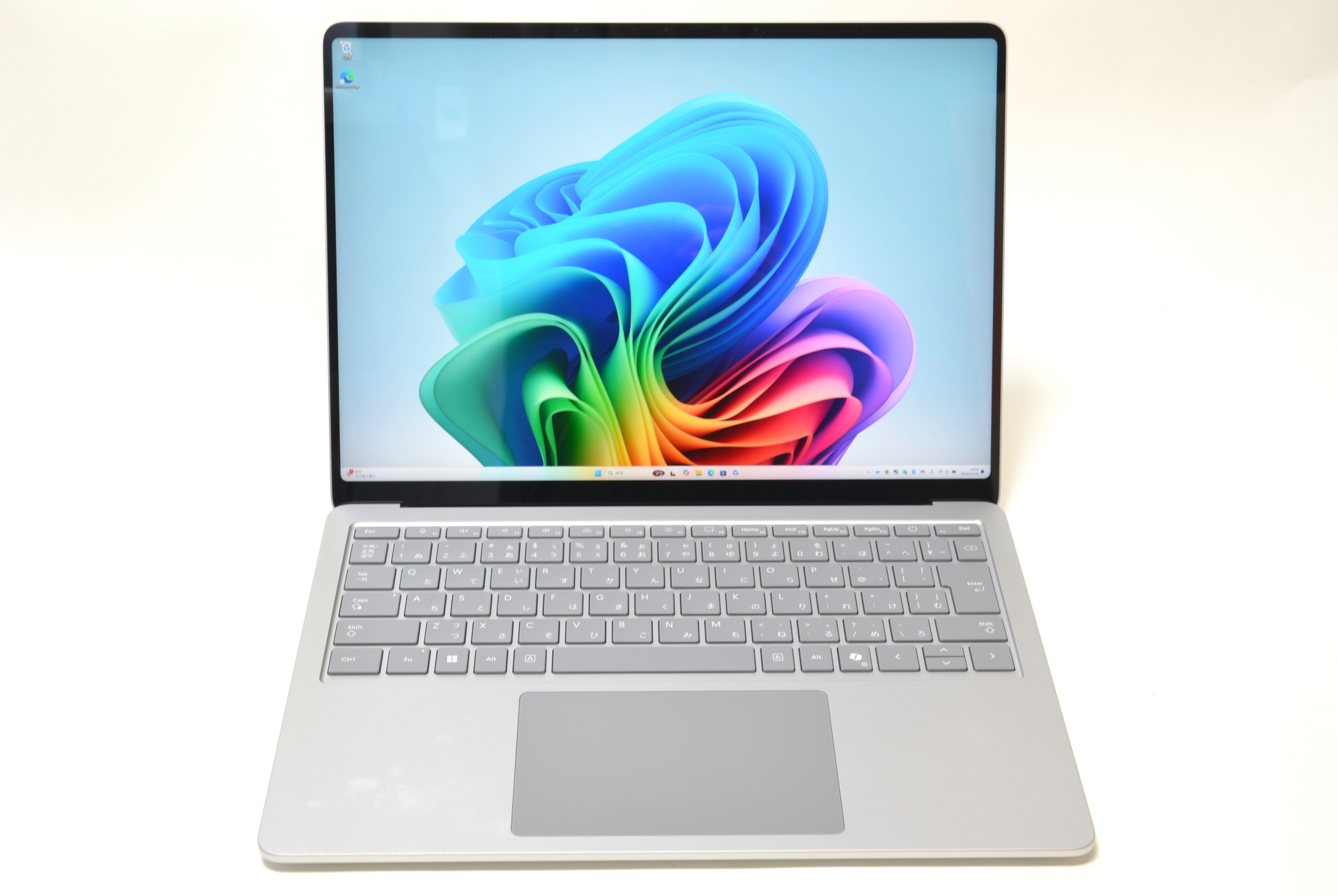 「Copilot+ PC」の1つ、「Surface Laptop 13.8インチ（第7世代）」