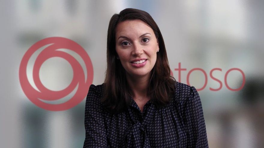 背景全体にロゴを配置