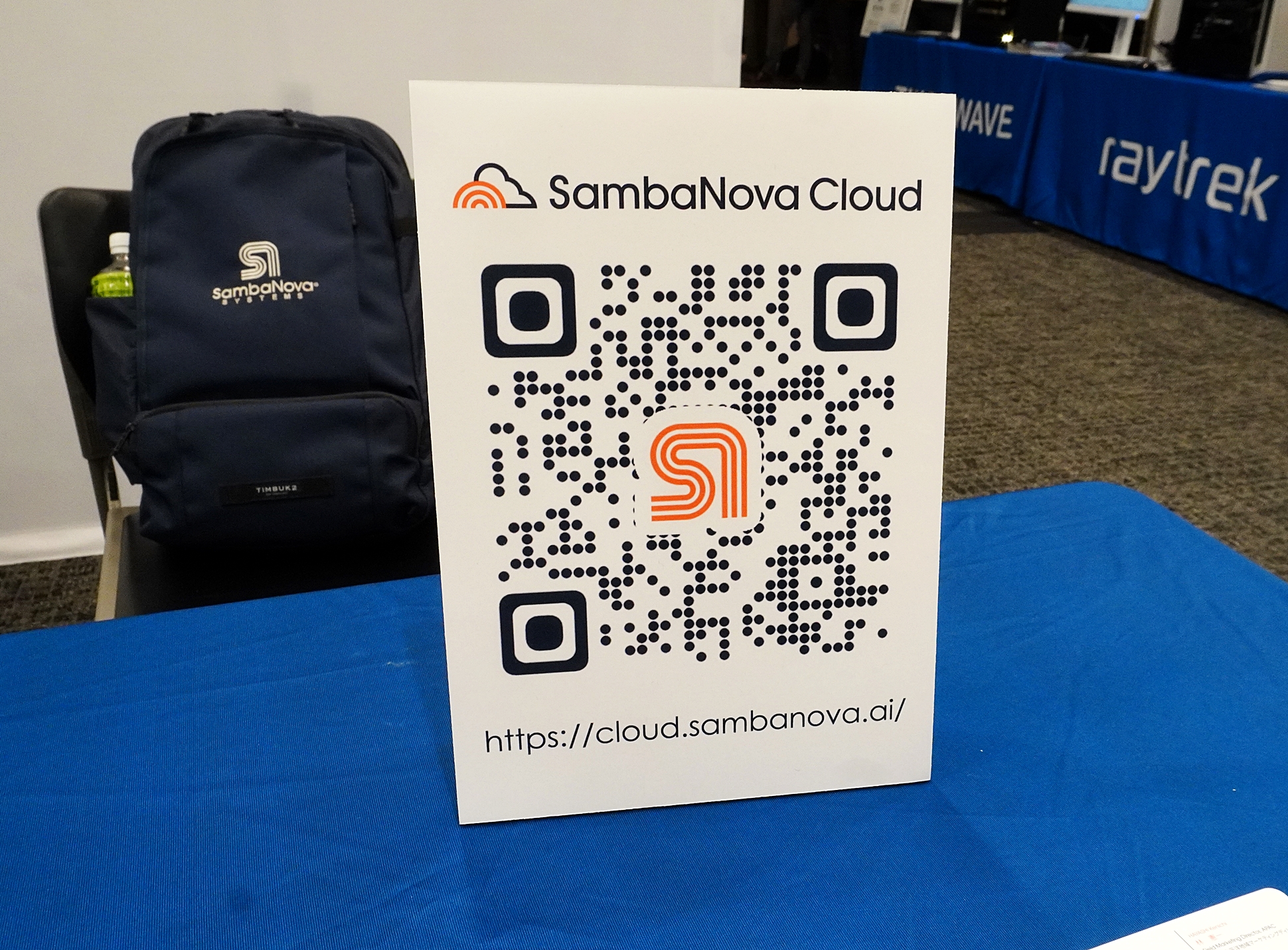 ゲスト向けにQRコードを掲示。サービスへすぐにアクセス可能だ