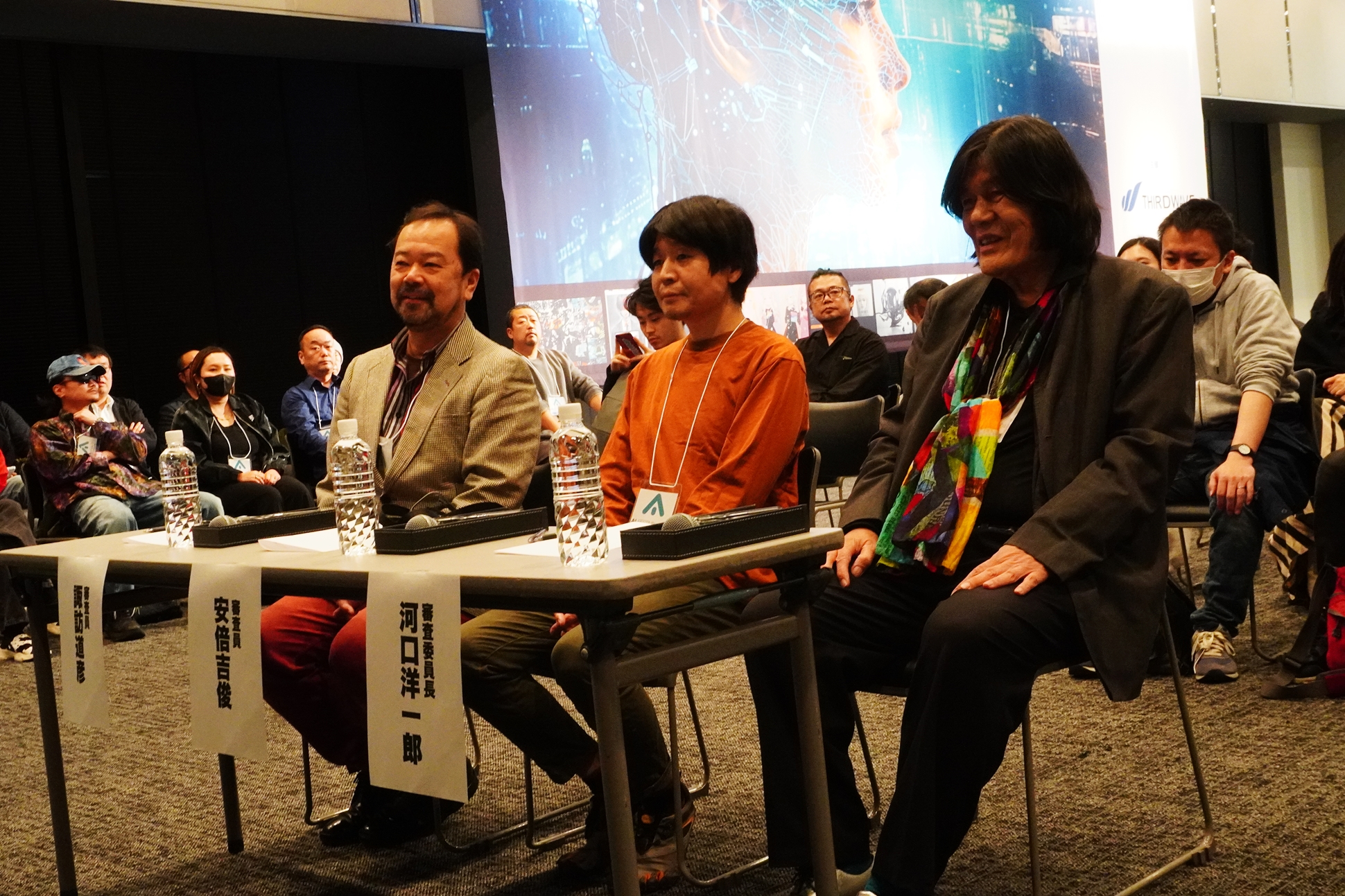 最終審査会当日の審査員を務めた河口洋一郎氏（左）、安倍吉俊氏（中央）、諏訪道彦氏（左）