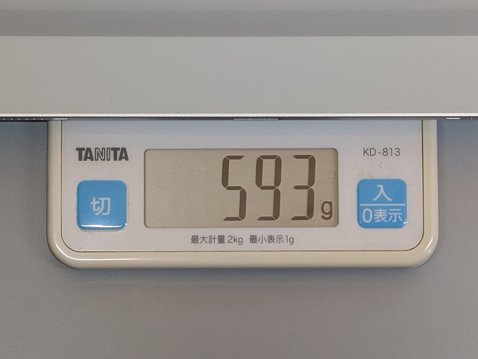 「BOOX NoteMax」は実測593g。公称値（615g）とのズレが目立つ