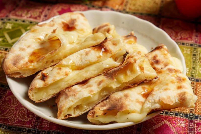 ラムさんのたっぷりたっぷりチーズナン