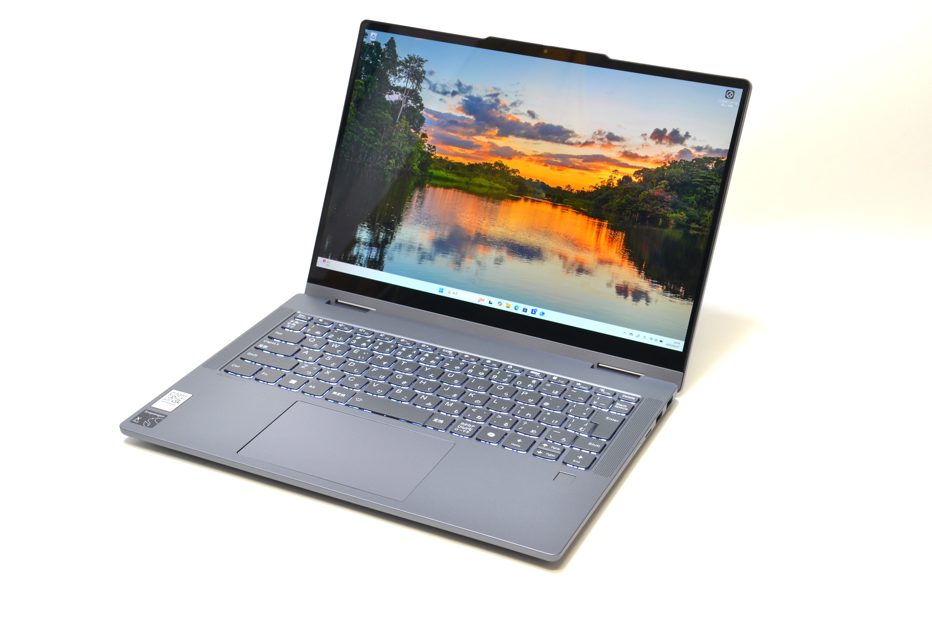 価格の割には手抜かりがなく、高級機のたたずまい