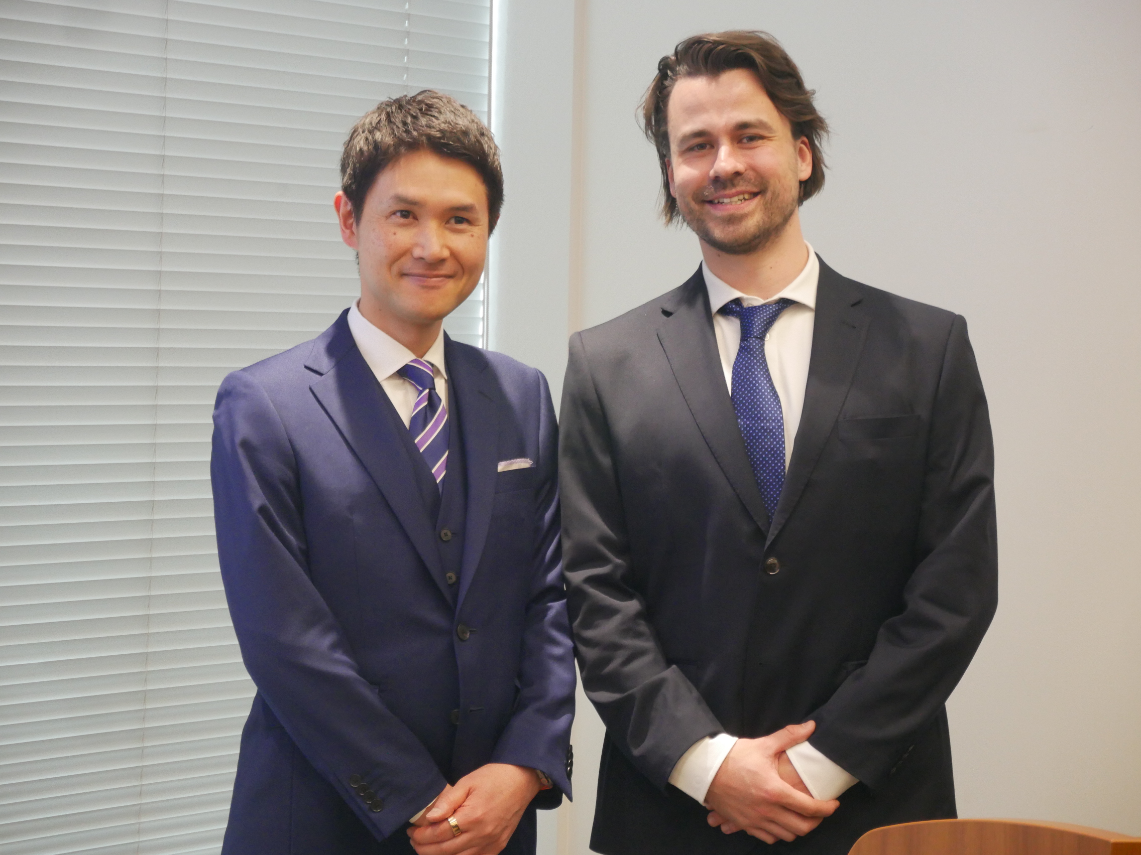  tldx Solutions GmbH共同創業者兼CEOのラファエル・アルトシュタット氏と、tldx Solutions GmbH Japanカントリーマネジャーの溝口宗太郎氏