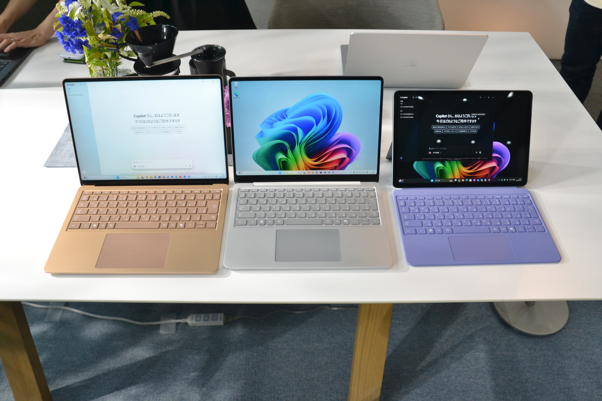 左から、「Surface Laptop 13.8インチ」（発売済み）、「Surface Laptop 13インチ」、「Surface Pro 12インチ」