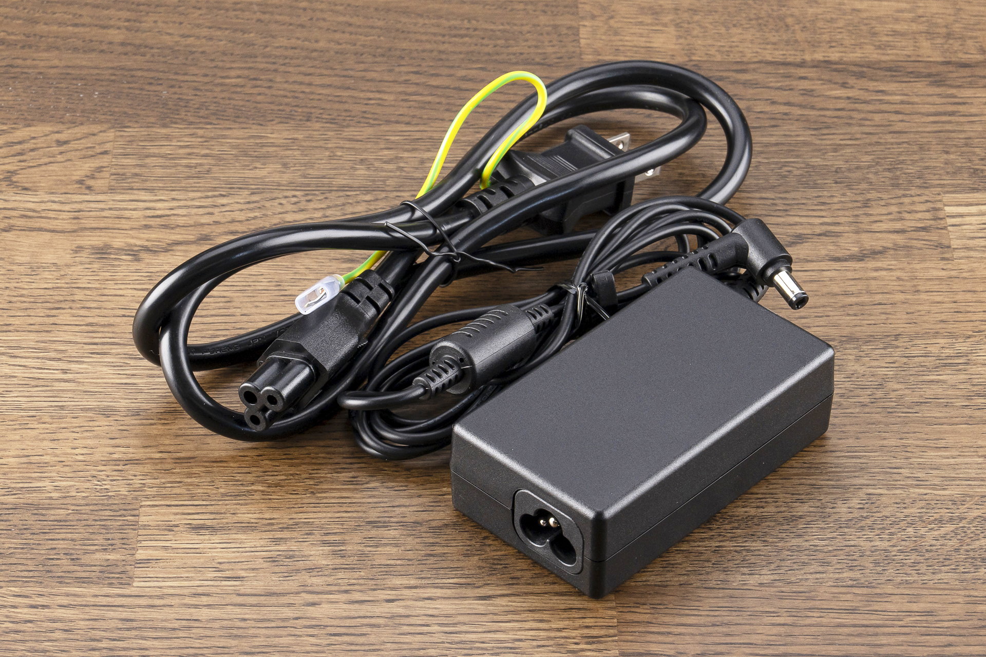 付属のACアダプター