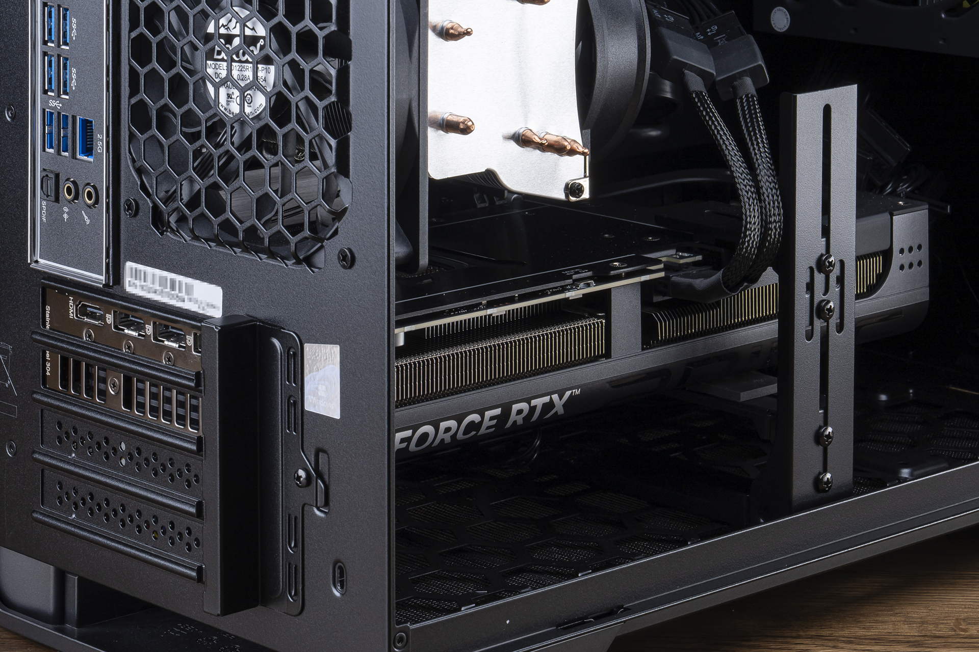 ビデオカードはGeForce RTX 5070