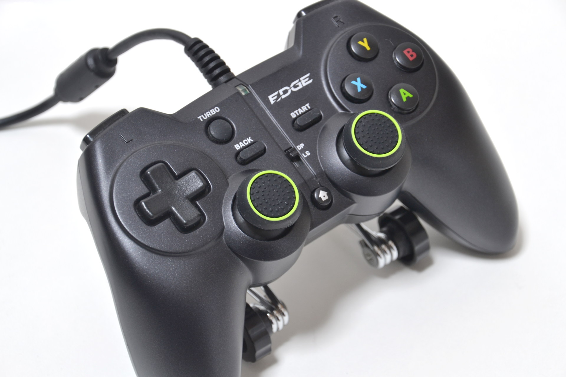 破損した「EDGE 301」にカバーを取り付け。何とか使える形になった