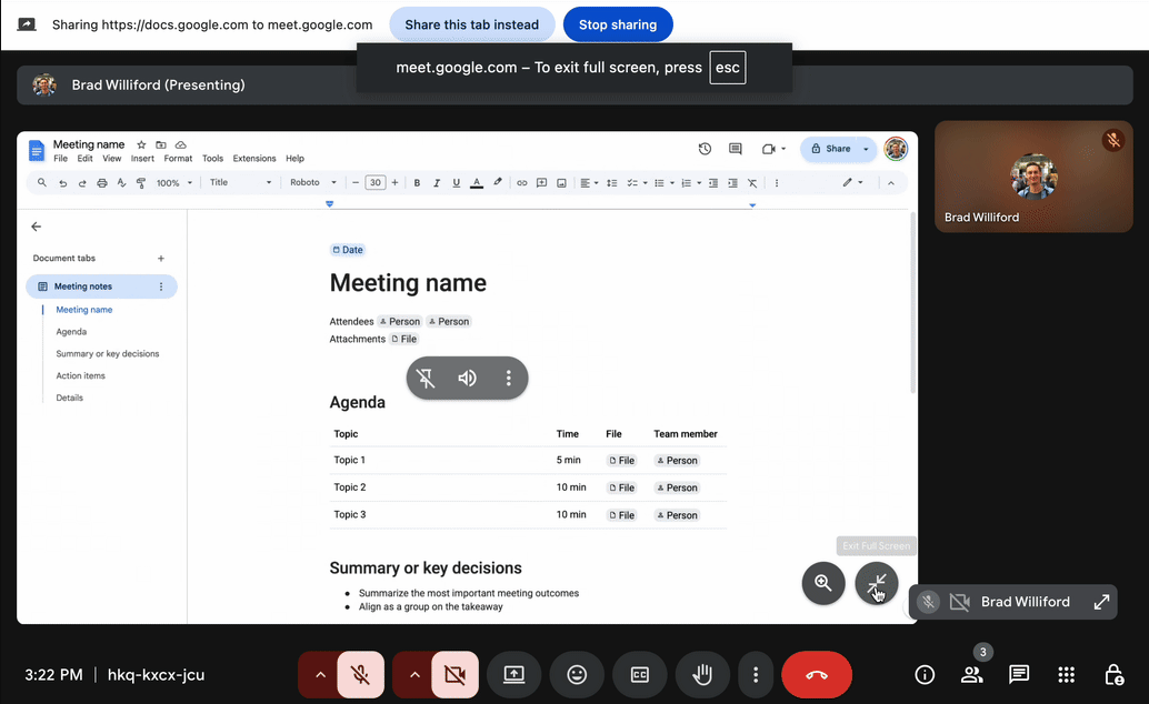 フルスクリーンボタンを押すと、ミーティングのサイドパネルを表示したまま、画面共有をデスクトップいっぱいに表示できる