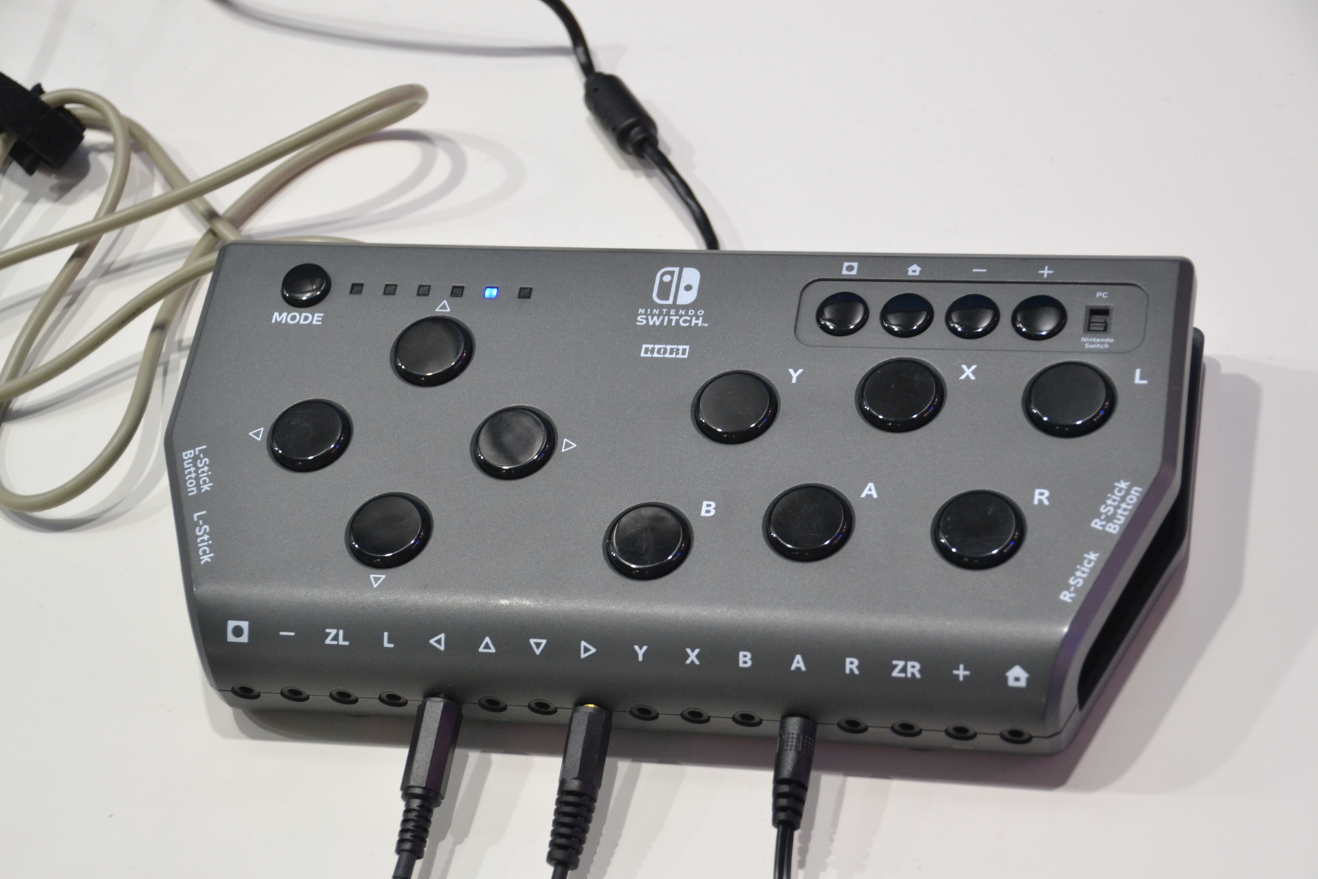 「Flex Controller」。ちょっと変わった形のコントローラー