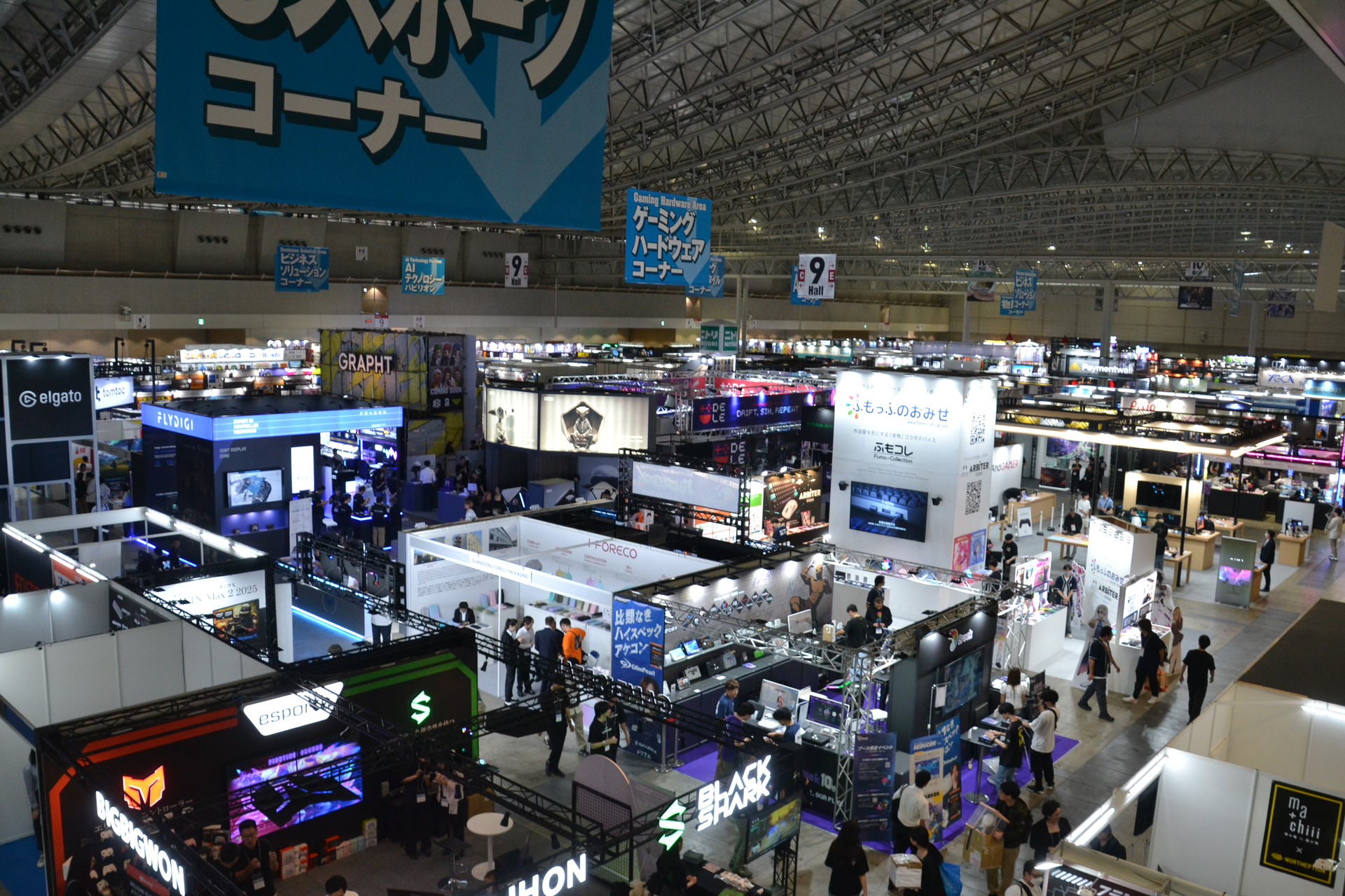 サブホールすらあふれるほどの出展数で、1日で全て回りきるのはかなり苦労する