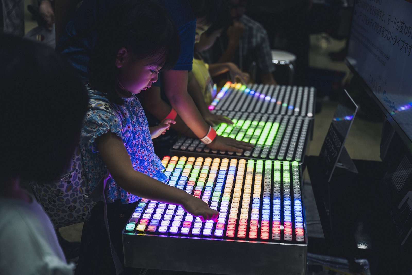 <a href="https://makezine.jp/blog/2024/12/mft2024_looking_back.html" class="strong nb" target="_blank">2024年のMaker Faire Tokyo</a>の様子