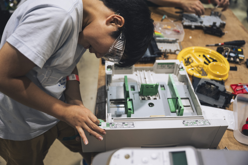 <a href="https://makezine.jp/event/mft2025/program/#workshop" class="strong nb" target="_blank">ワークショップ</a>の例