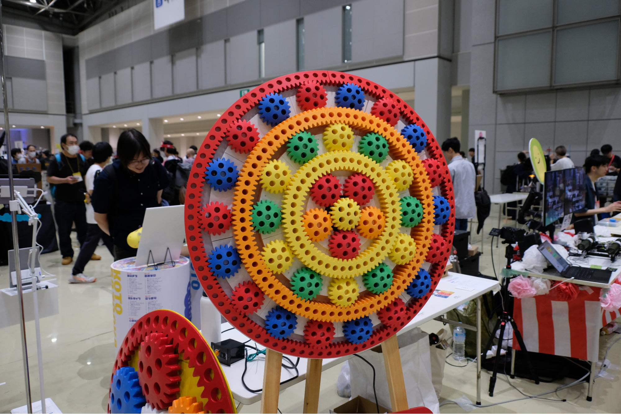 宮野有史氏の回転する花輪