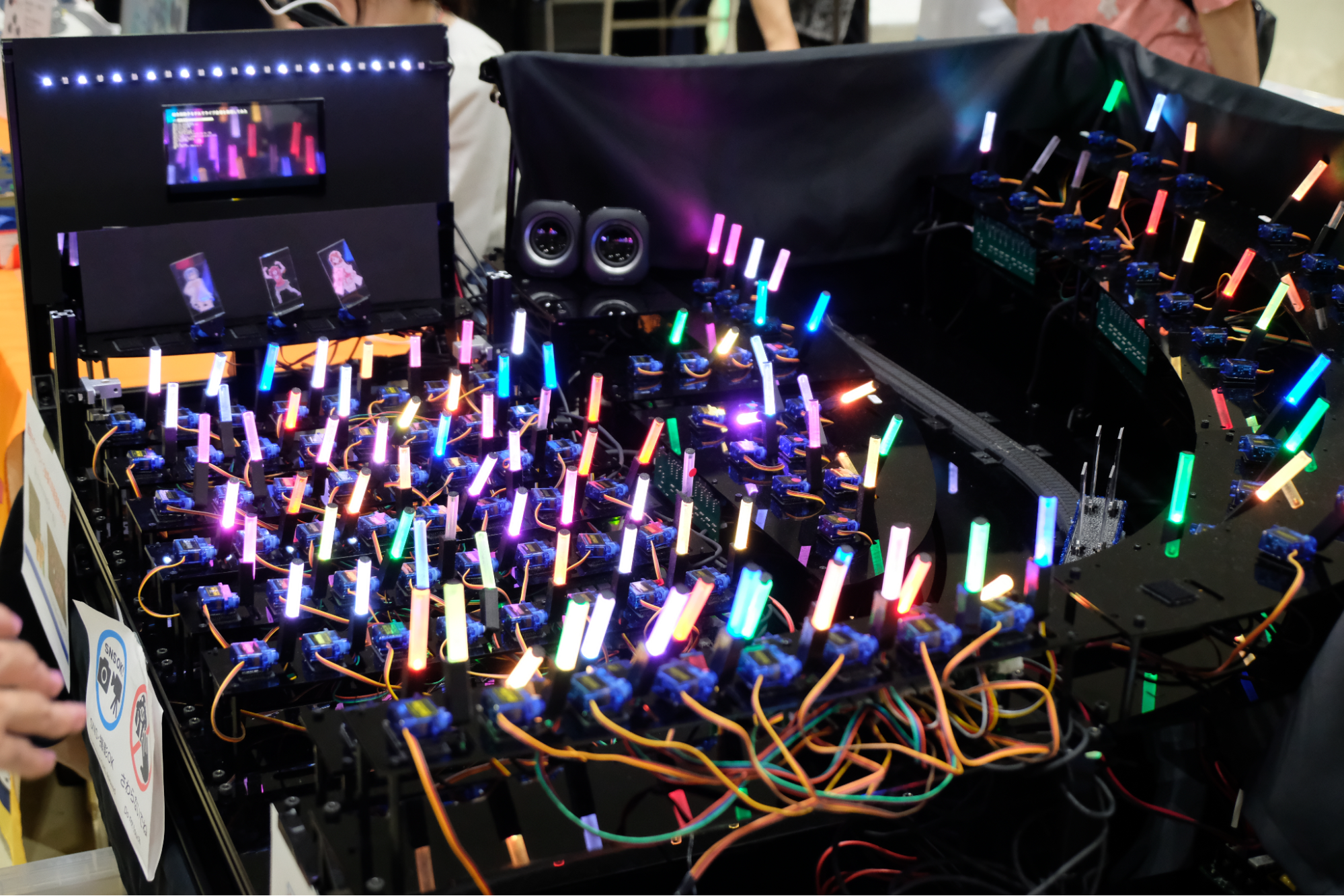 天狗工房の「結合振動子モデルでライブ会場を再現してみた ver2025」