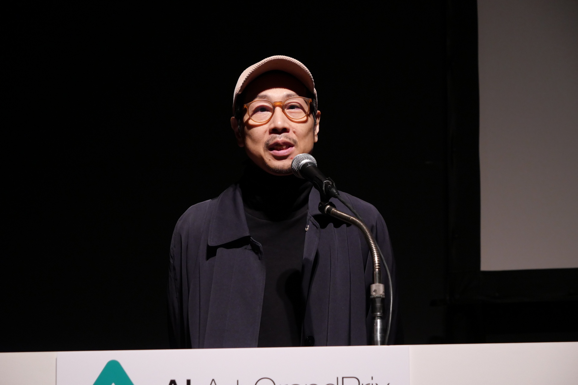 「HUMAN BEGINNING」の作者、NOMI氏