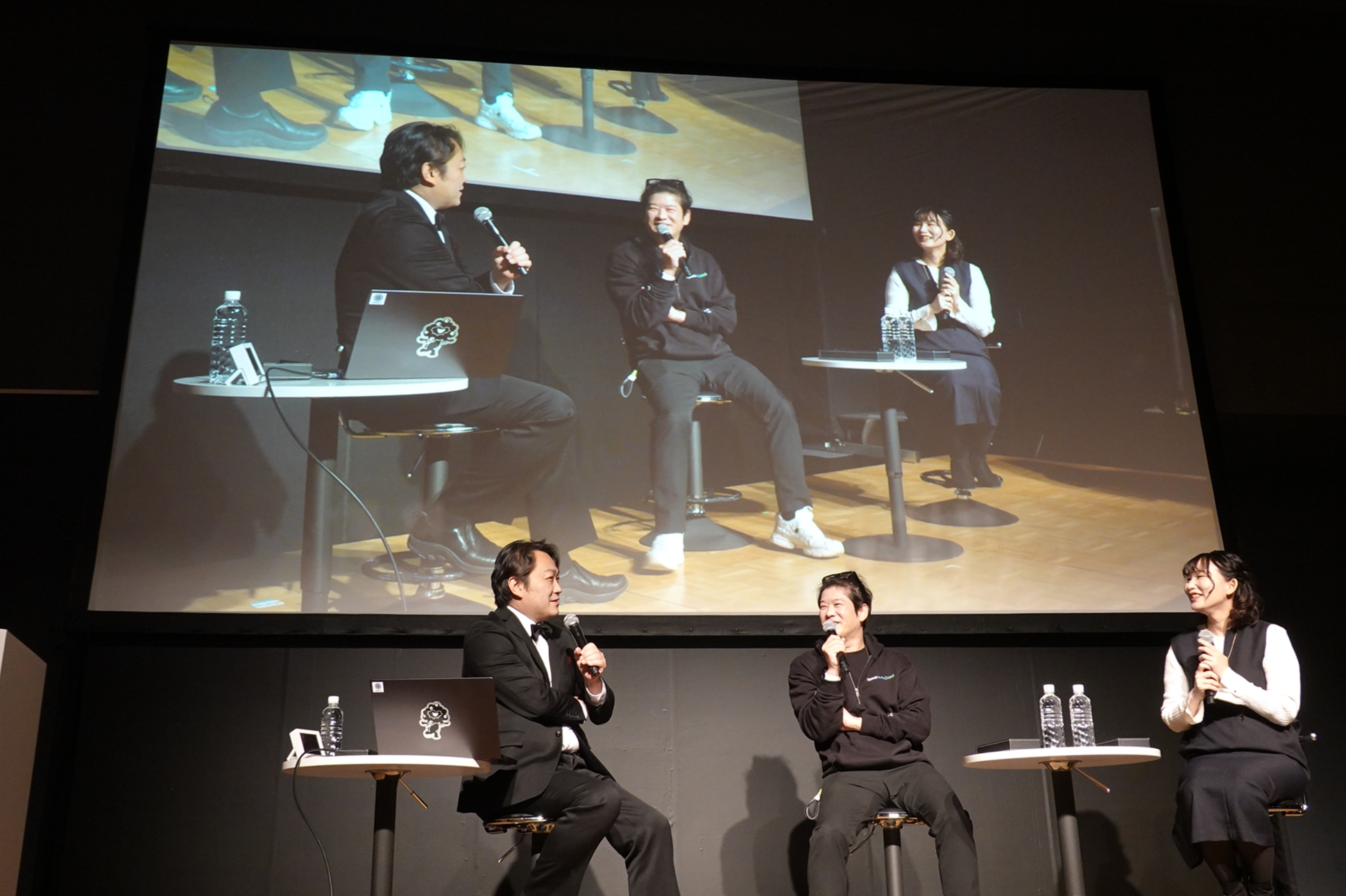 リラックスした雰囲気で無職トークからセッションがスタート