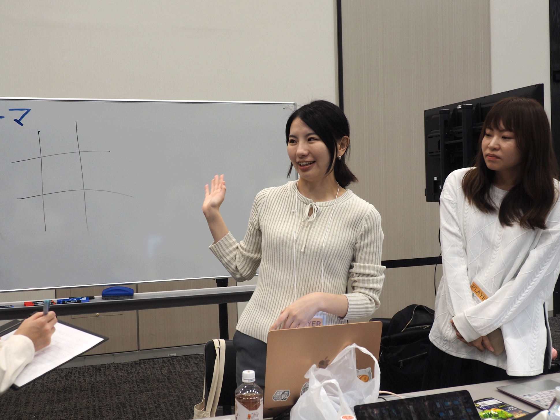 クロスジェネレーションの中間発表の様子