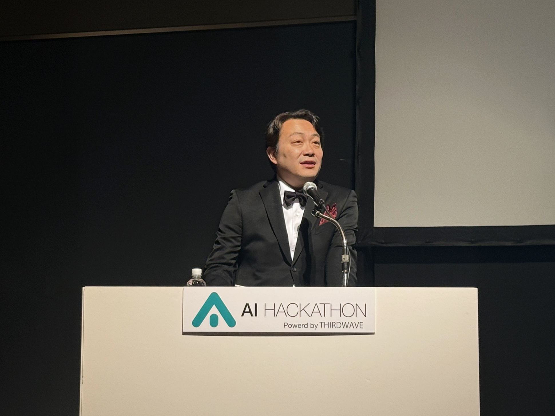 AI/ストラテジースペシャリストの清水亮氏。AIハッカソンのテーマもすべて清水氏が決めている