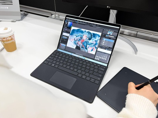 マイクロソフト、ARM版Windowsでのデスクトップ版「メディバンペイント」の動作検証結果を発表