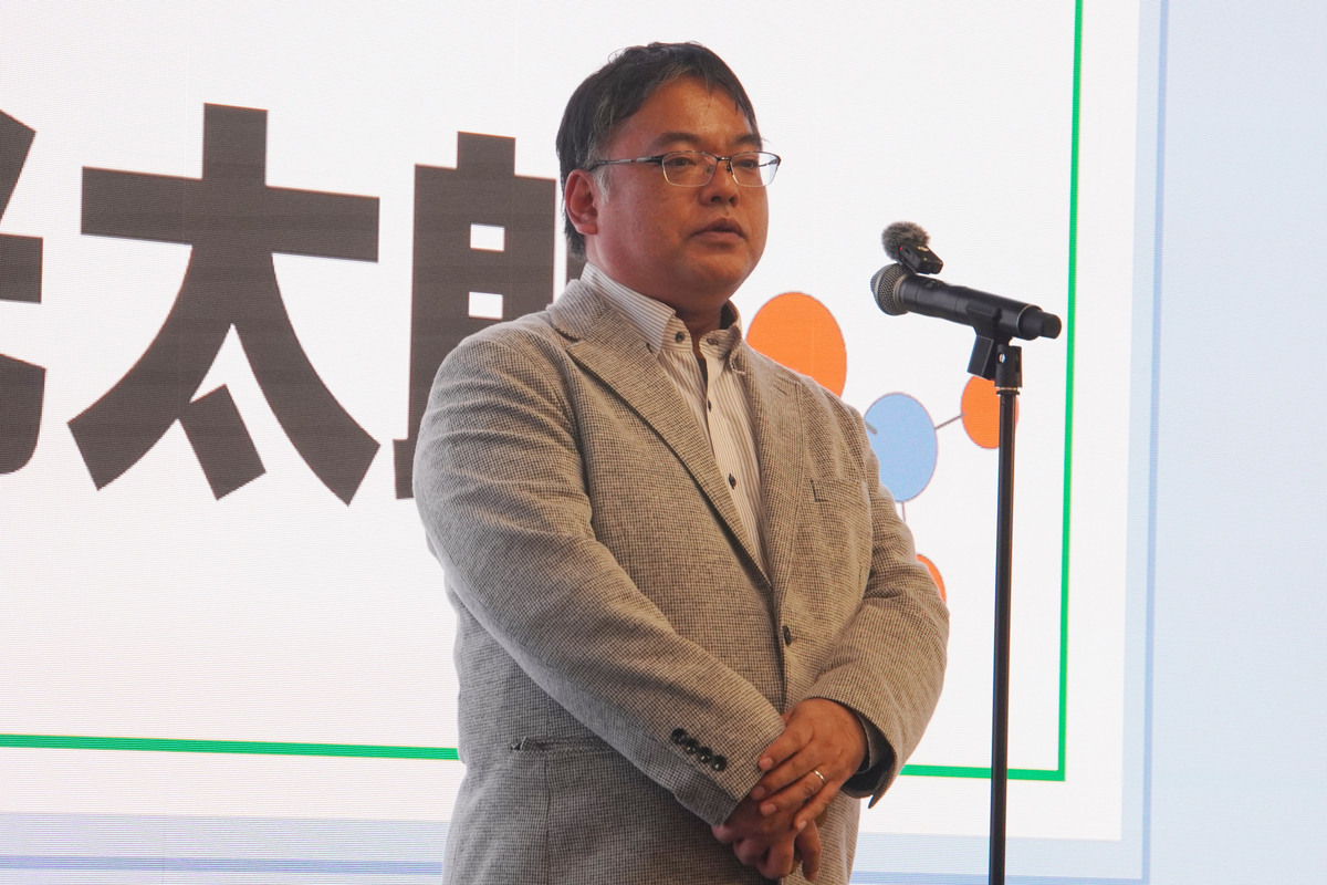 審査委員長の株式会社インプレス 窓の杜編集長 鈴木光太郎氏