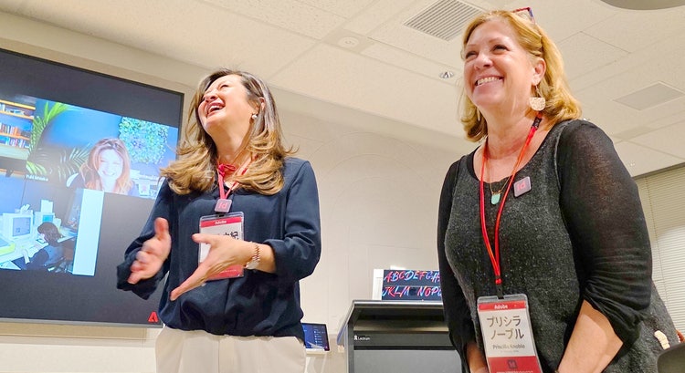 Adobe シニアディレクター ISPMのプリシラ・ノーブル（Priscilla Knoble）〈右〉と、Adobe ディレクター ISPMの石岡由紀〈左〉