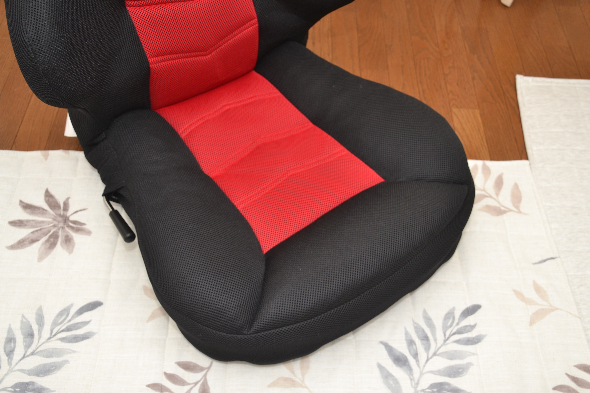 表面はメッシュ素材で通気性良好