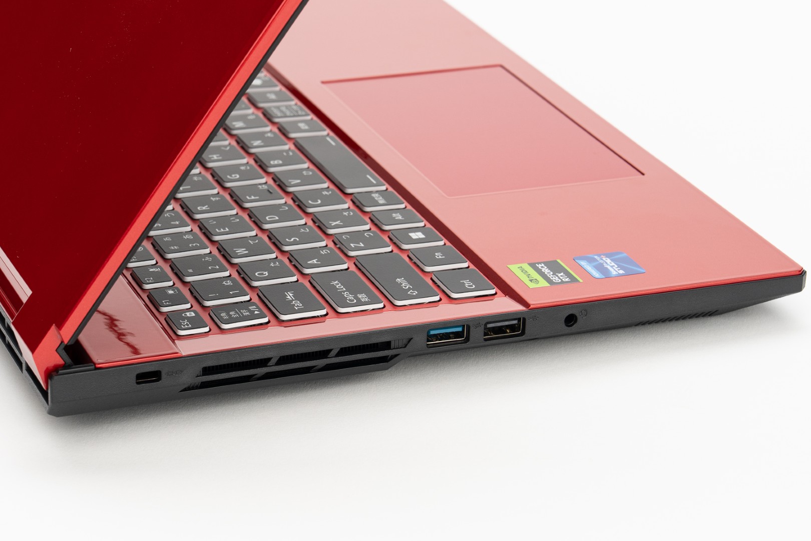 左側面にはUSB端子とヘッドセット端子