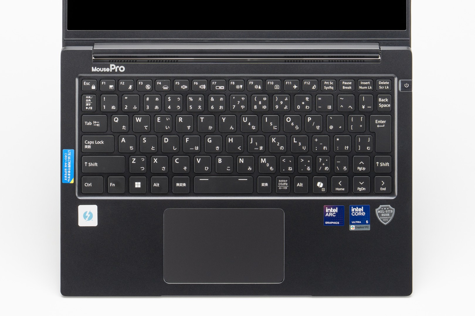 キーボードはテンキーレス。方向キーのサイズが大きい