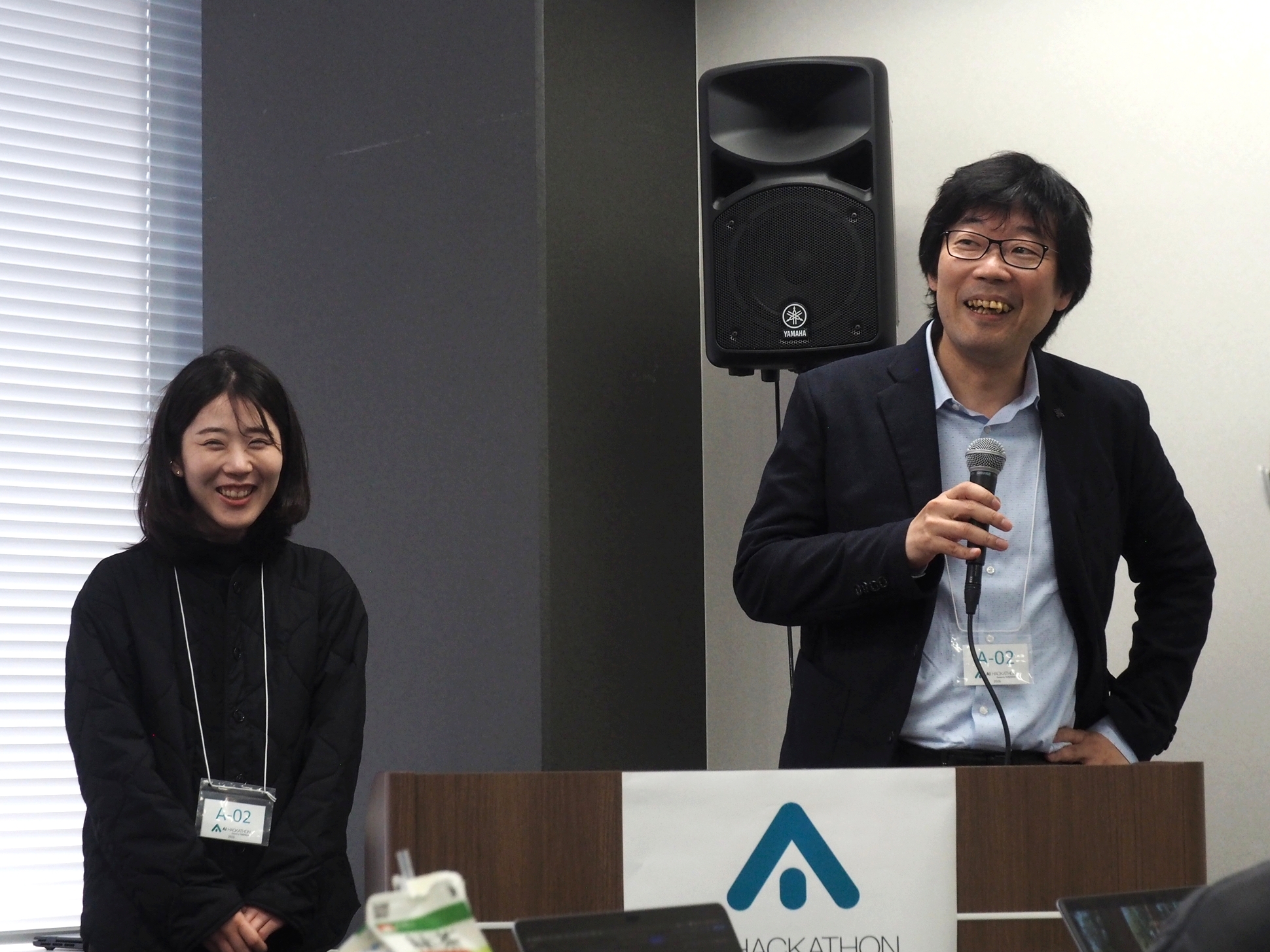 最初に発表したチーム「MARIKO」