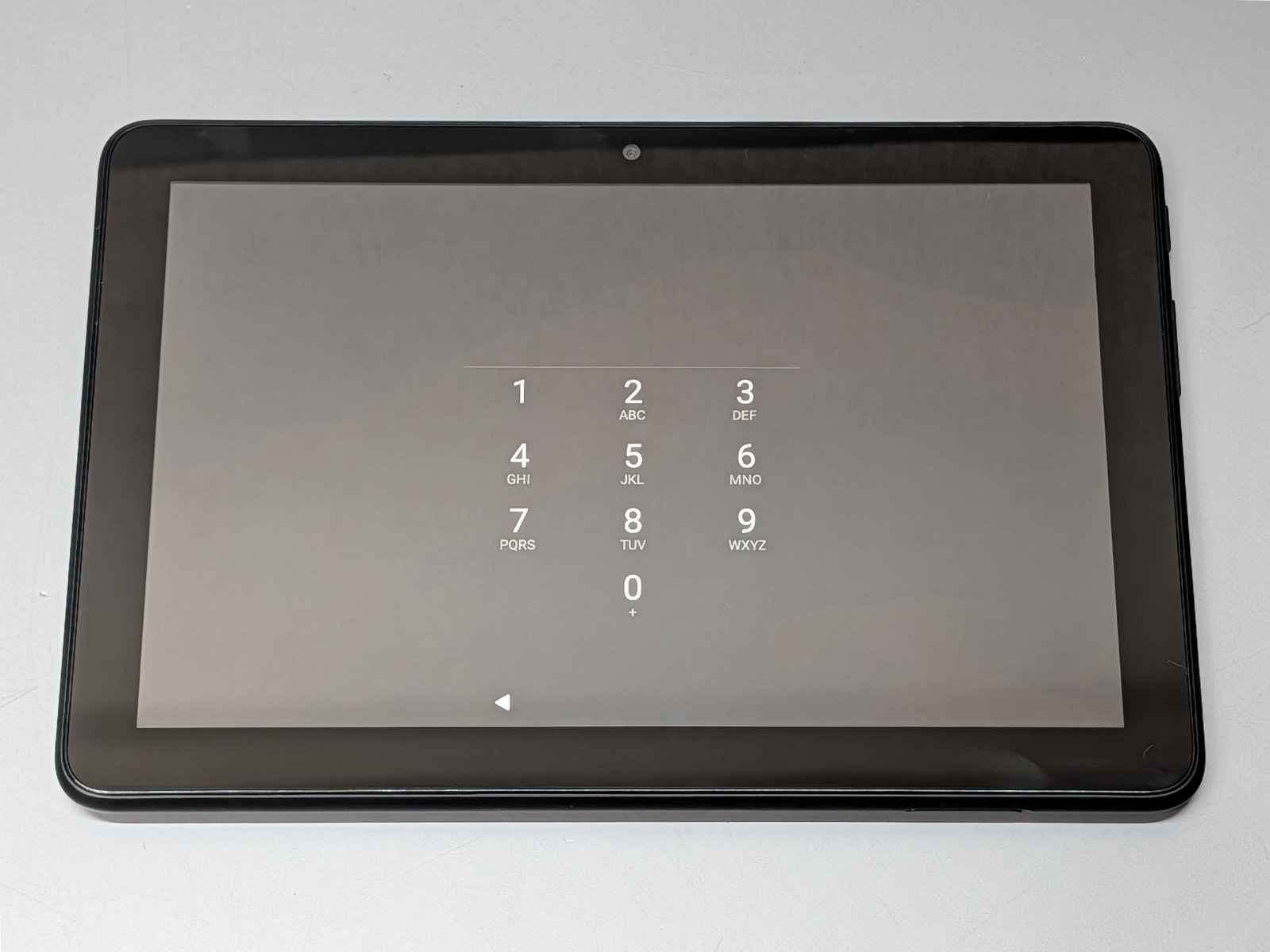 生体認証は非対応でロック解除はパスコードで行う