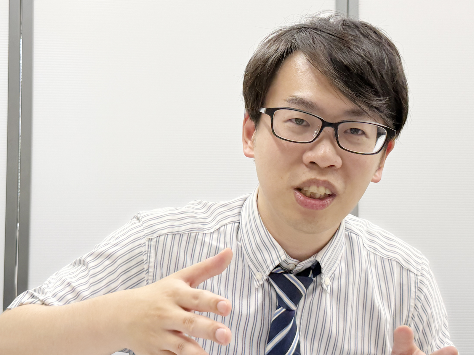 エムニ 代表取締役CEO 下野祐太氏。