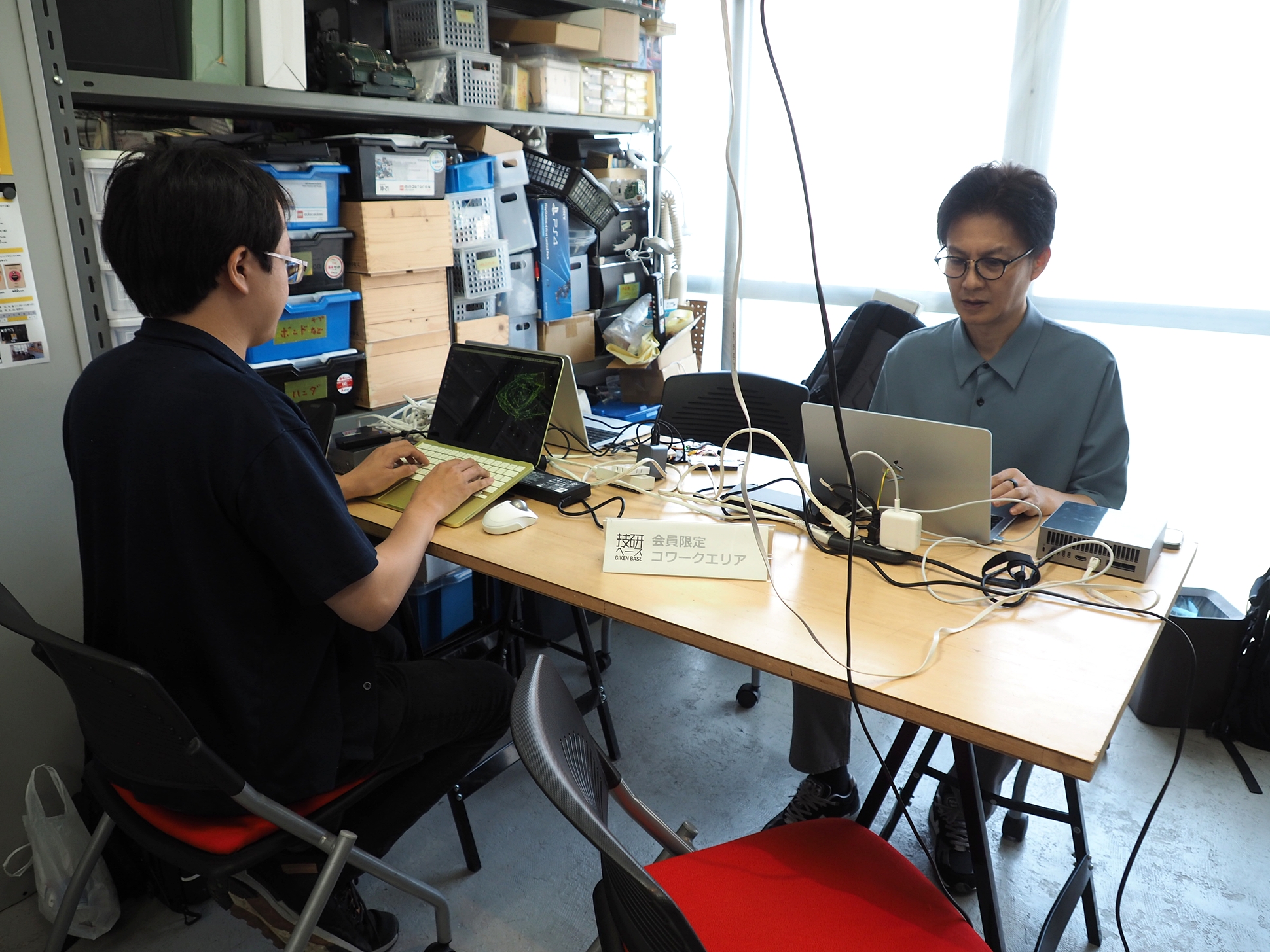 自分のDGX SparkとノートPCを持ち込んで開発をする参加者が多かった