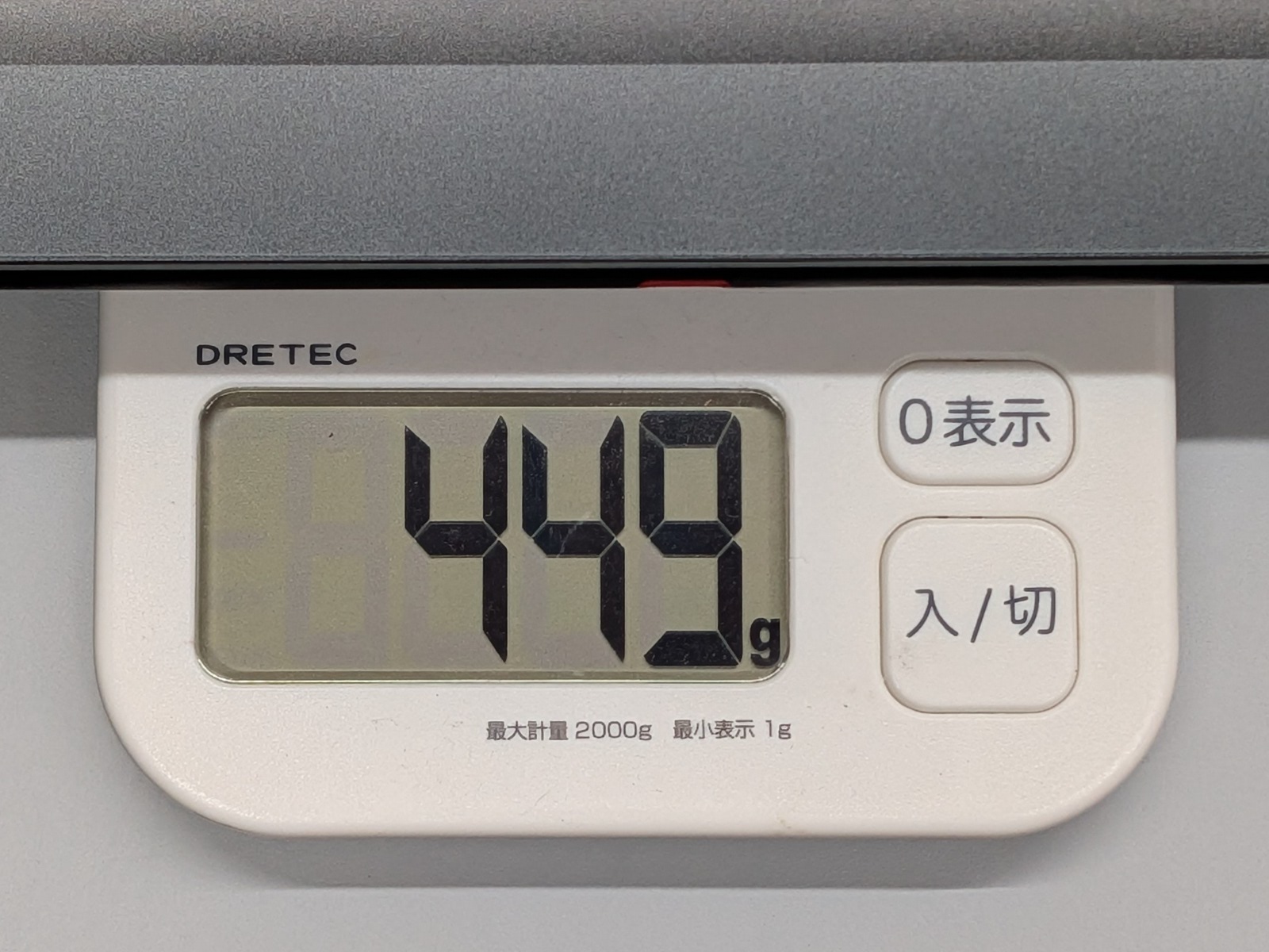BOOXは実測449g。E Inkは軽量なイメージがあるが本製品は決して軽くない