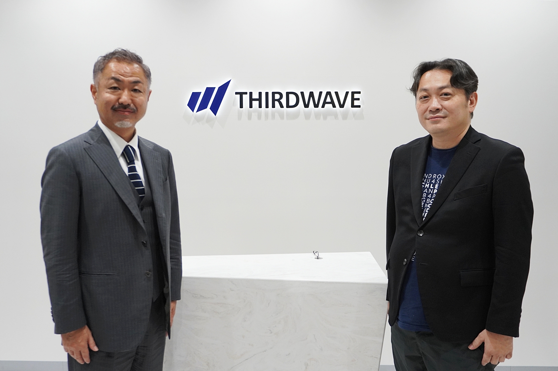 株式会社サードウェーブ 上席執行役員・西川典孝氏（写真左）とAIストラテジースペシャリスト 清水亮氏（写真右）