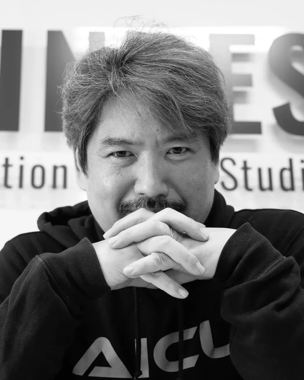 チェア・白井暁彦
