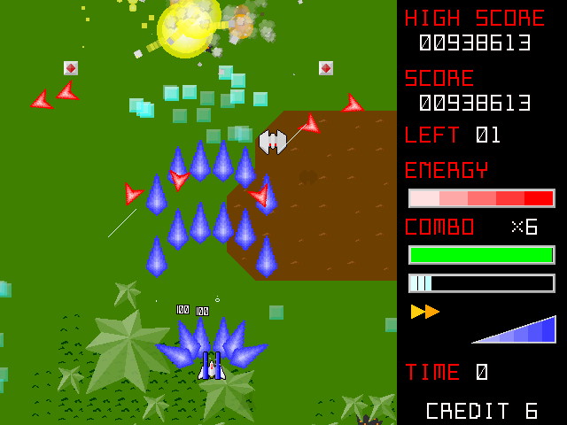 ショットが最大まで強化されると6列に弾が連なり、敵機に当てやすくなる